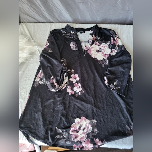 Eclipse Dark Floral Blouse with Pink Accents, Size XL - Picture 3 of 5